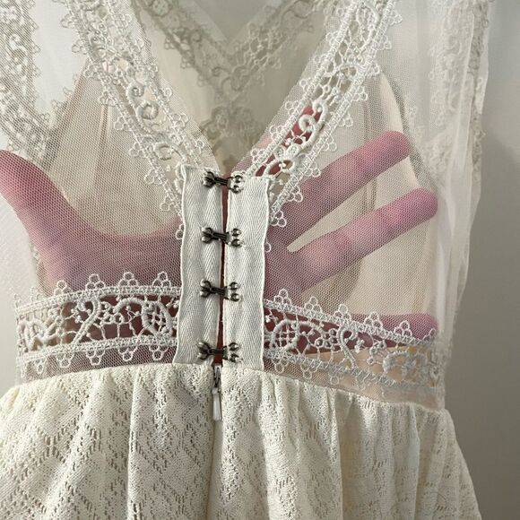 Rare Free People Victoria Bohemian Lace Cream Sheer Back Mini Dress Size 10 - Picture 10 of 12